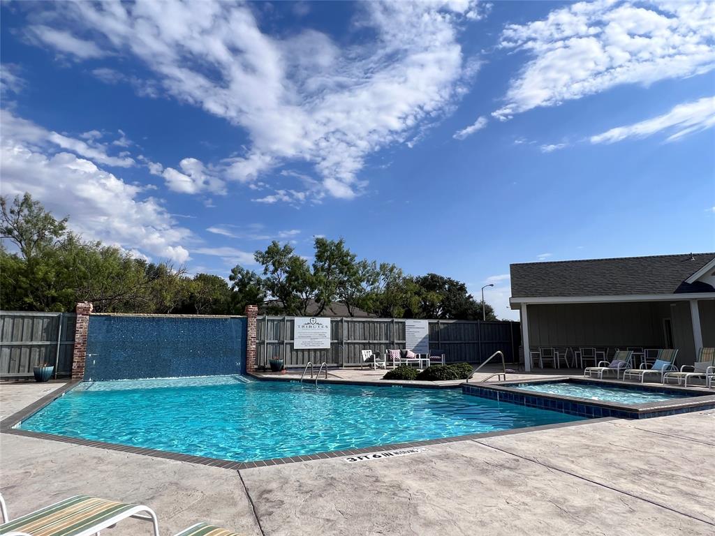 3418 Torrey Pine Property Photo 4