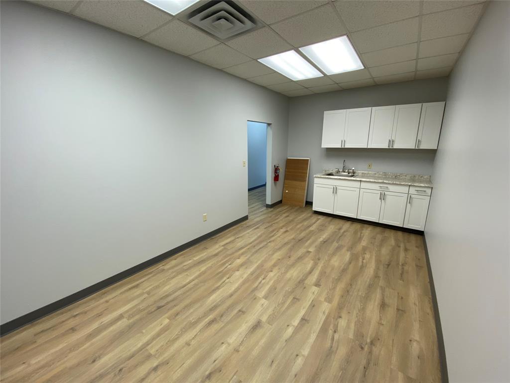 115 Jordan Plaza Boulevard 207 Property Photo 13