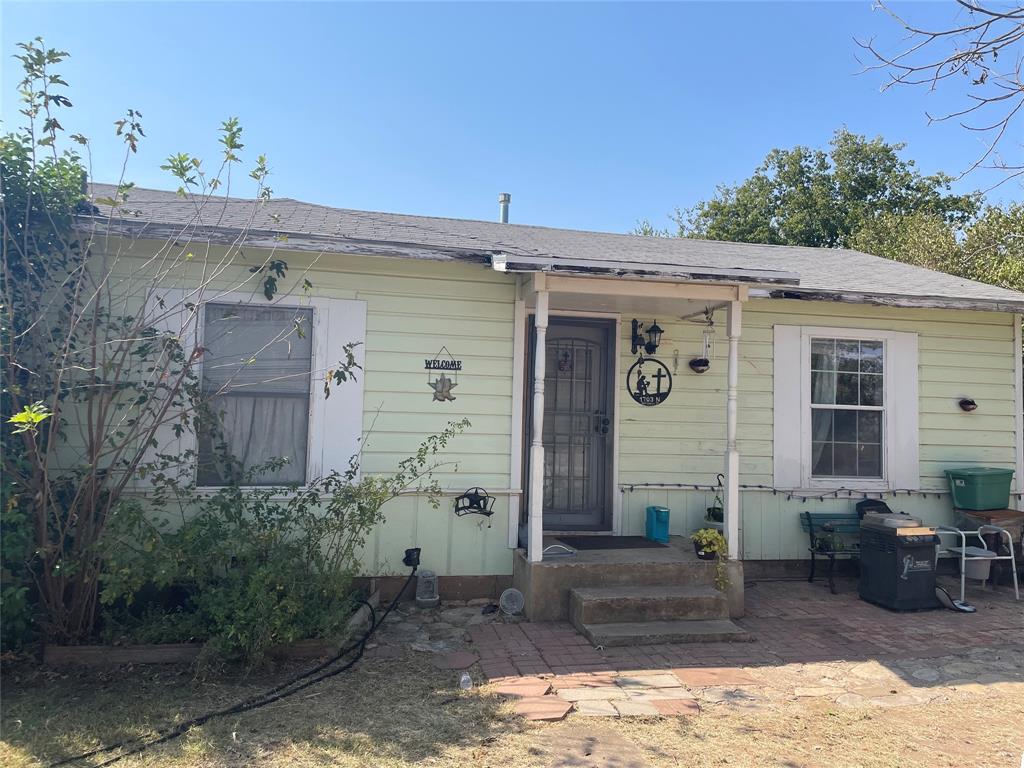 1703 N Davidson Property Photo