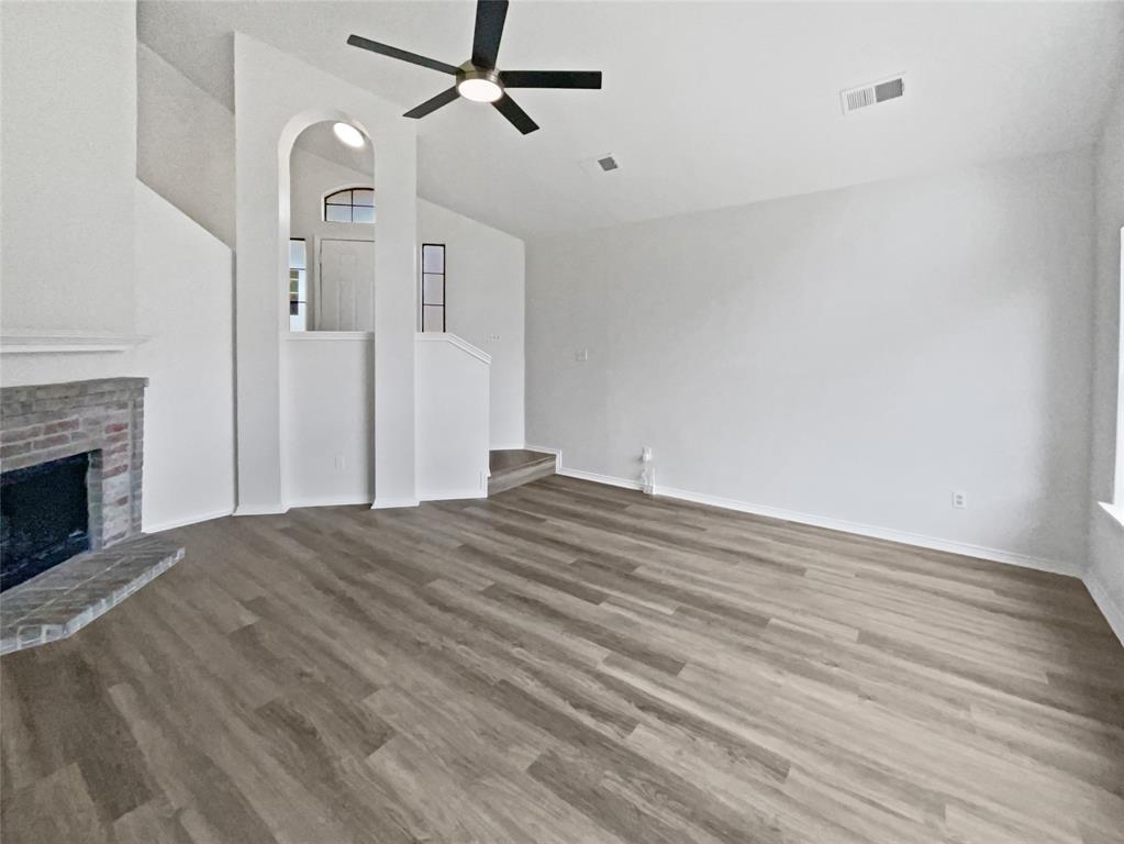 5103 Whitehaven Drive Property Photo 3