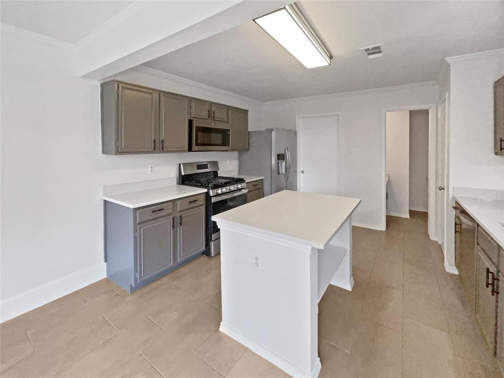 5103 Whitehaven Drive Property Photo 6