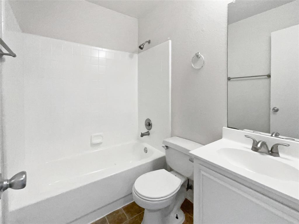 5103 Whitehaven Drive Property Photo 14
