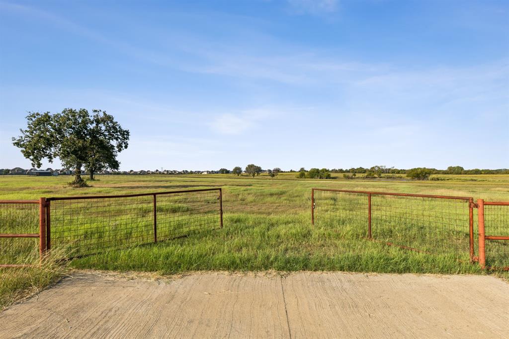 4010 E Hickory Hill Road Property Photo 1