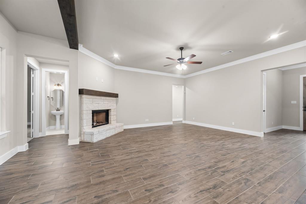 2201 Crystal Palace Boulevard Property Photo 10