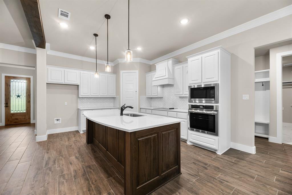 2201 Crystal Palace Boulevard Property Photo 13