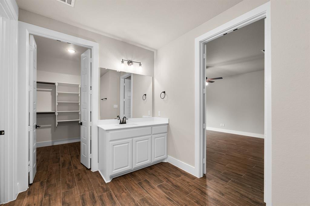 2201 Crystal Palace Boulevard Property Photo 22