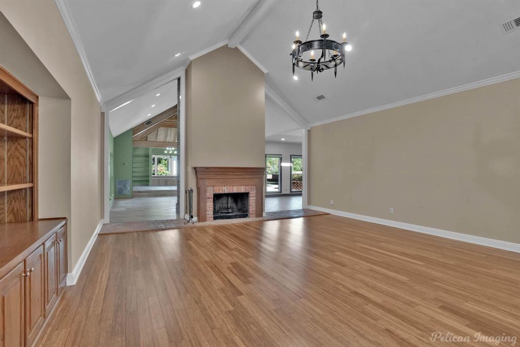 10111 Stonehedge Drive Property Photo 8