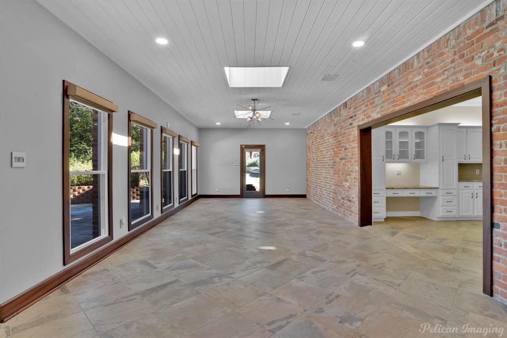 10111 Stonehedge Drive Property Photo 16