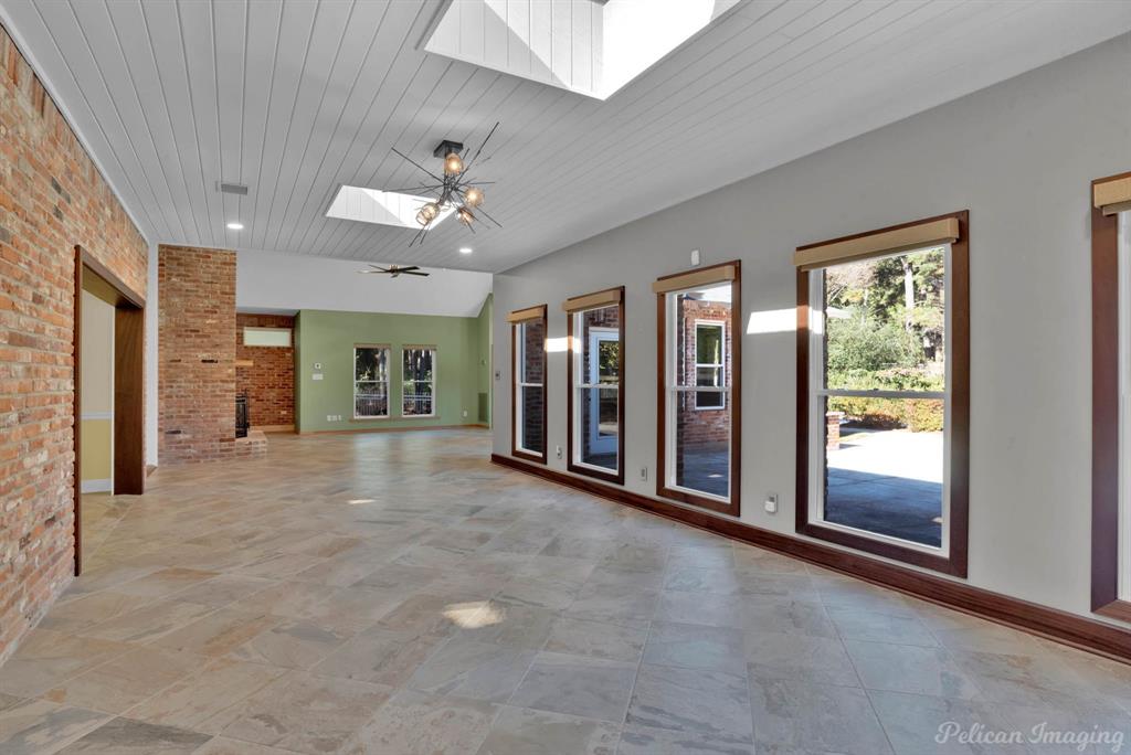 10111 Stonehedge Drive Property Photo 17