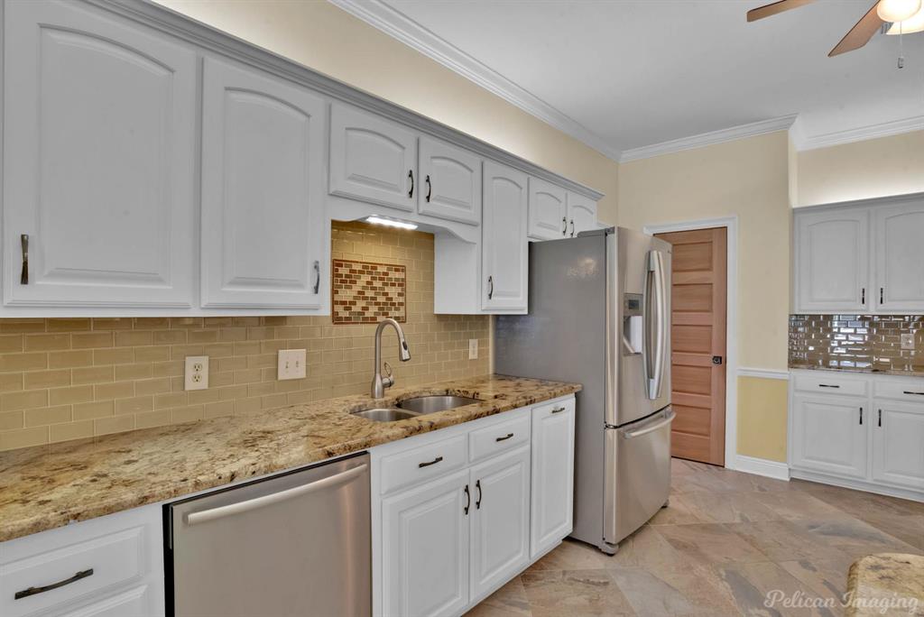 10111 Stonehedge Drive Property Photo 20