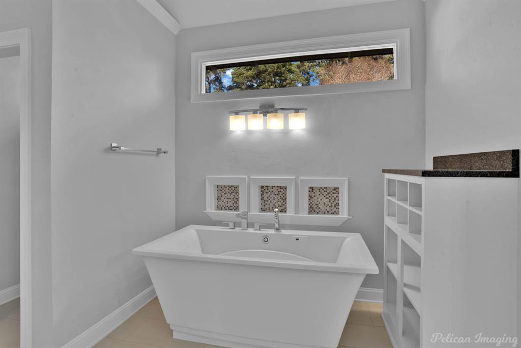 10111 Stonehedge Drive Property Photo 25