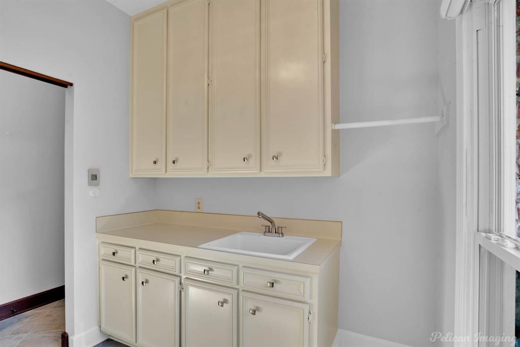 10111 Stonehedge Drive Property Photo 33