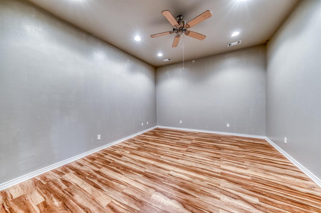 301 Center Court Drive Property Photo 15