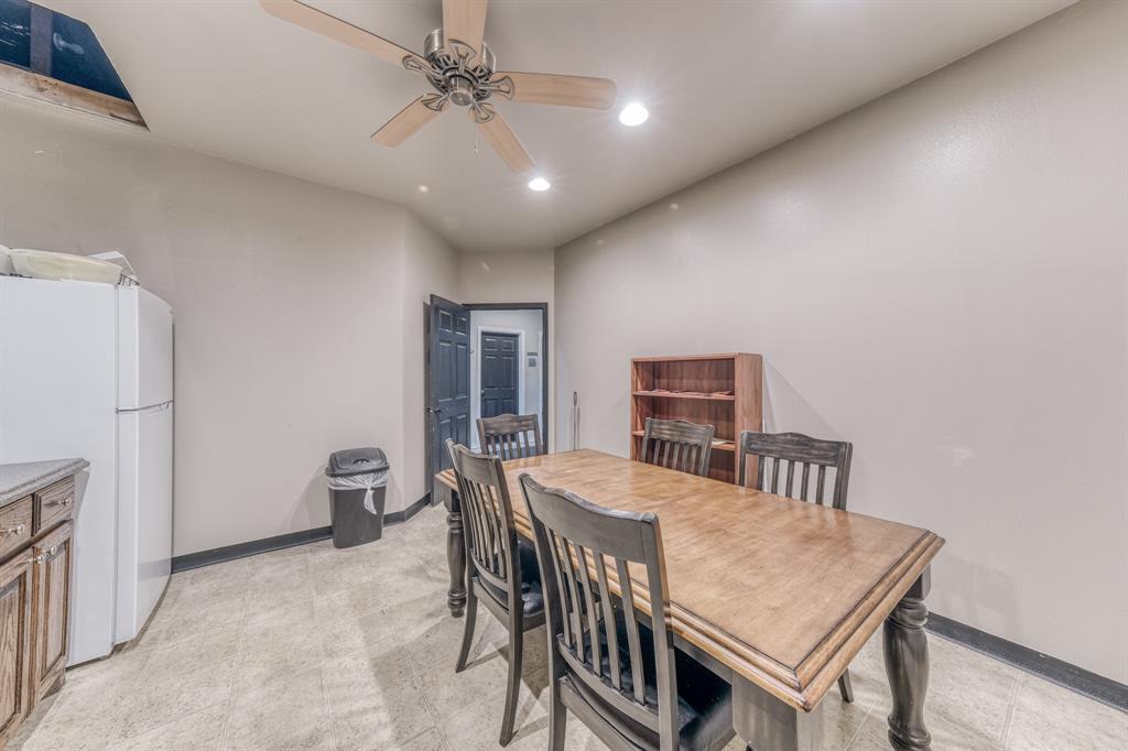 301 Center Court Drive Property Photo 17