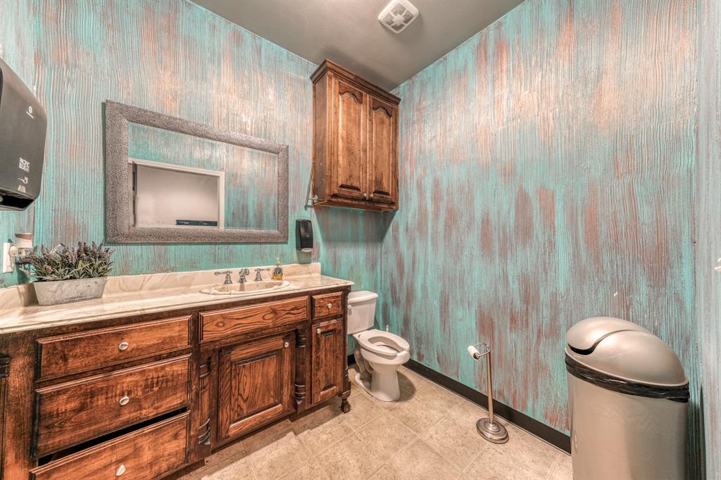 301 Center Court Drive Property Photo 33