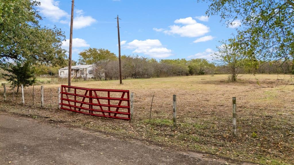 870 Wagoner Road Property Photo 2