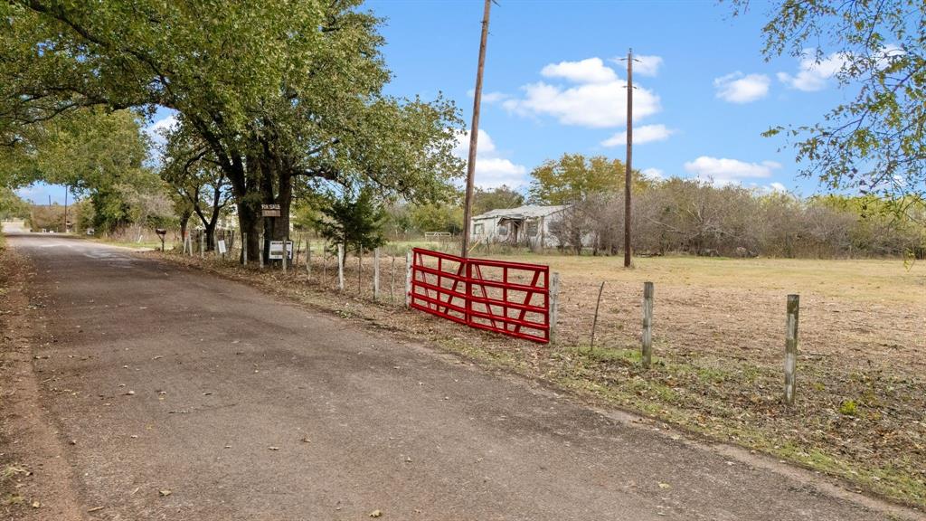 870 Wagoner Road Property Photo 3