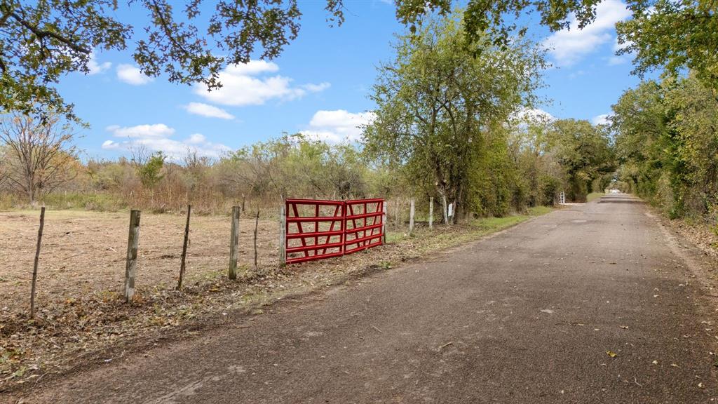 870 Wagoner Road Property Photo 4