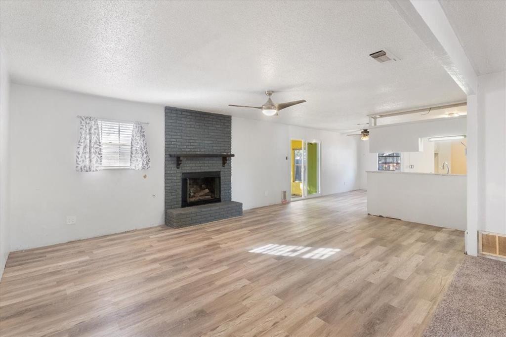 803 Ne 5th Avenue Property Photo 1