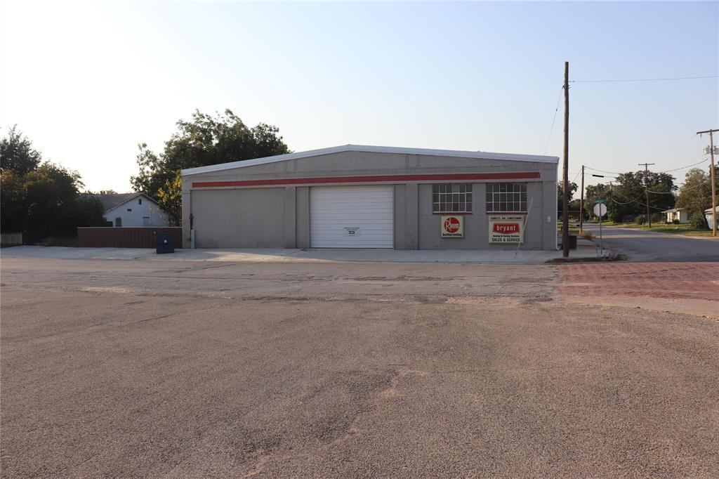 301 E Commerce Street Property Photo 1