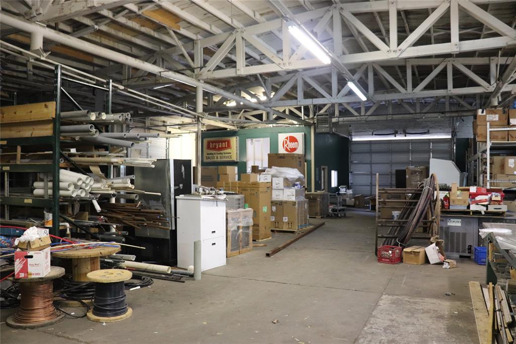 301 E Commerce Street Property Photo 11