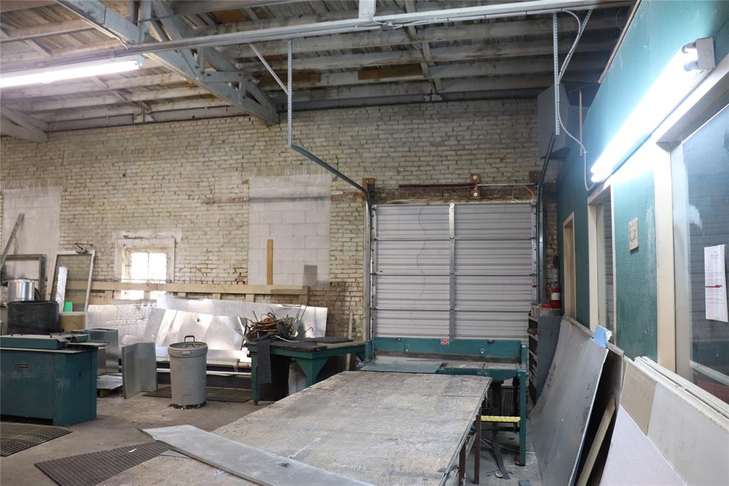 301 E Commerce Street Property Photo 12