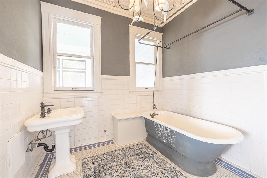 312 N Central Avenue Property Photo 35