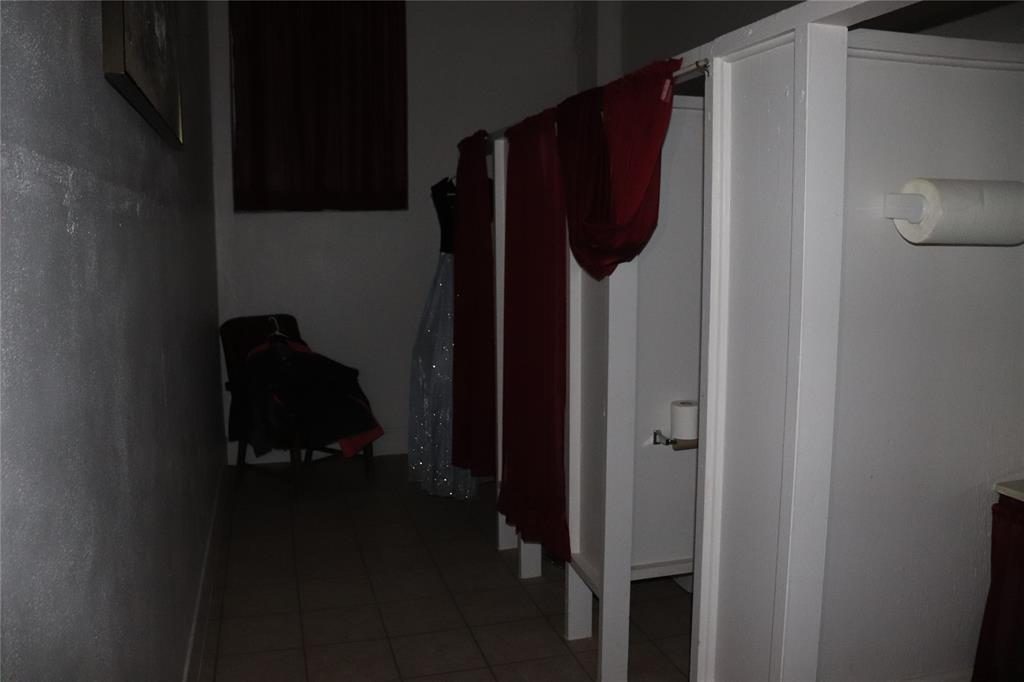 6005 Fm 8 Property Photo 9