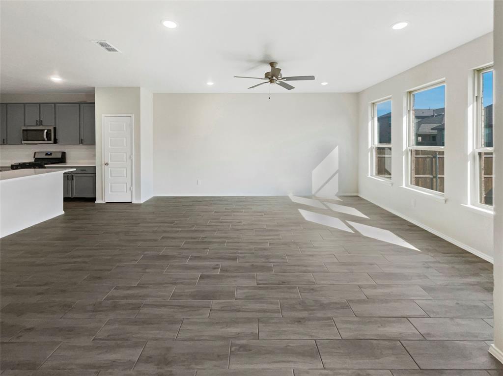 8209 Leopard Pass Property Photo 3