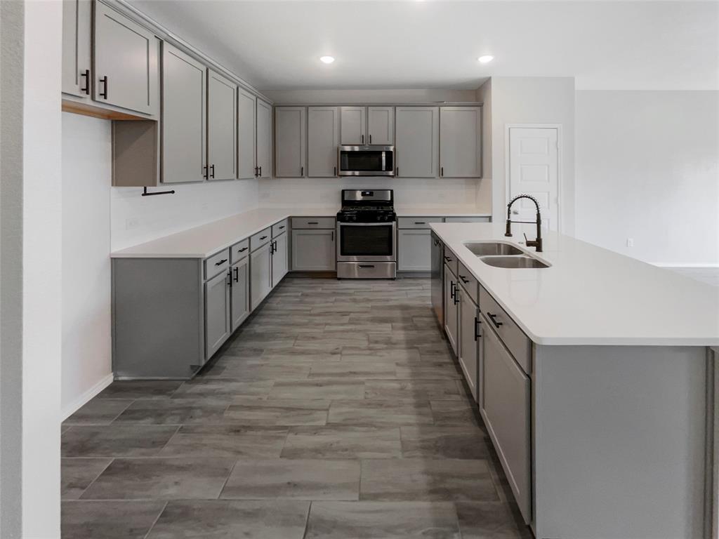 8209 Leopard Pass Property Photo 6