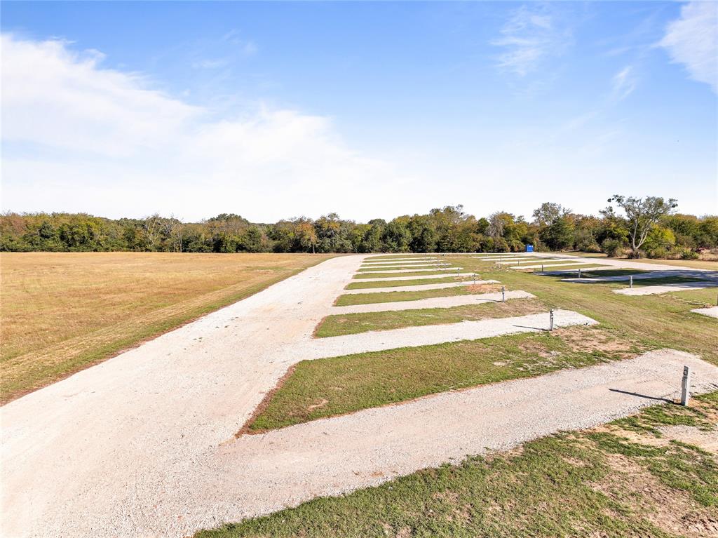 3715 Farm Road 1567 Property Photo 3