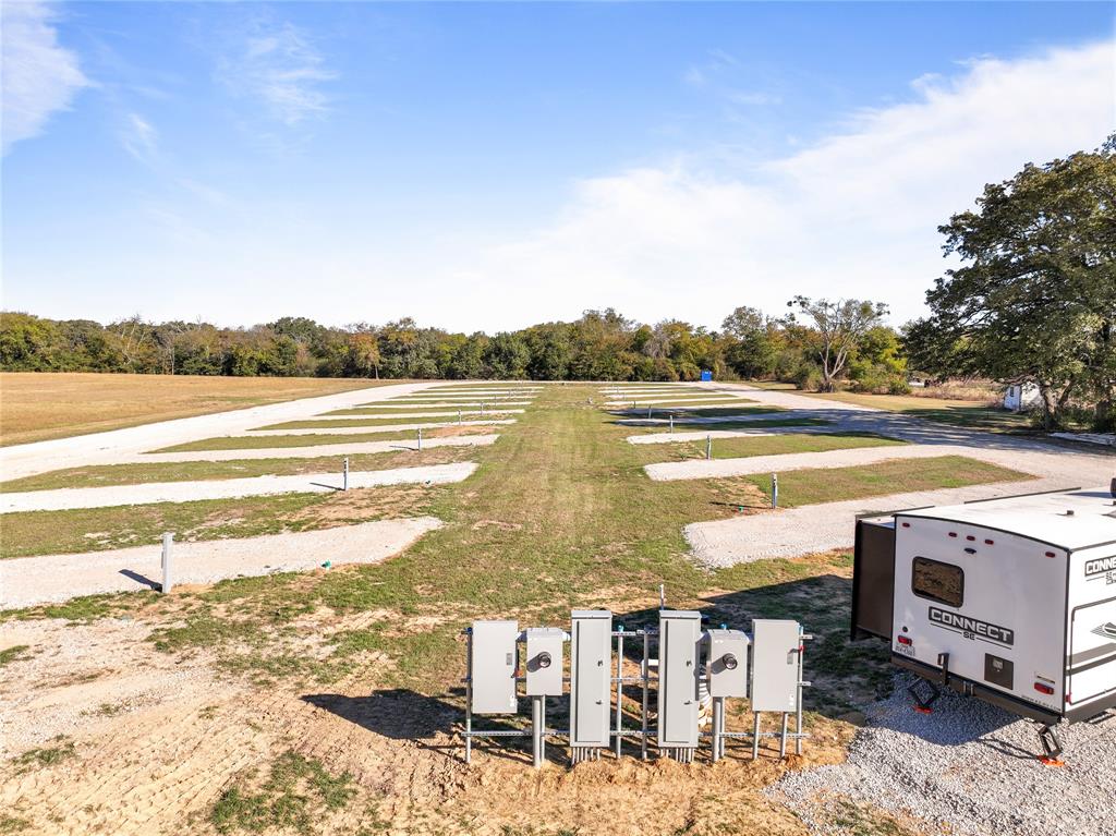 3715 Farm Road 1567 Property Photo 5
