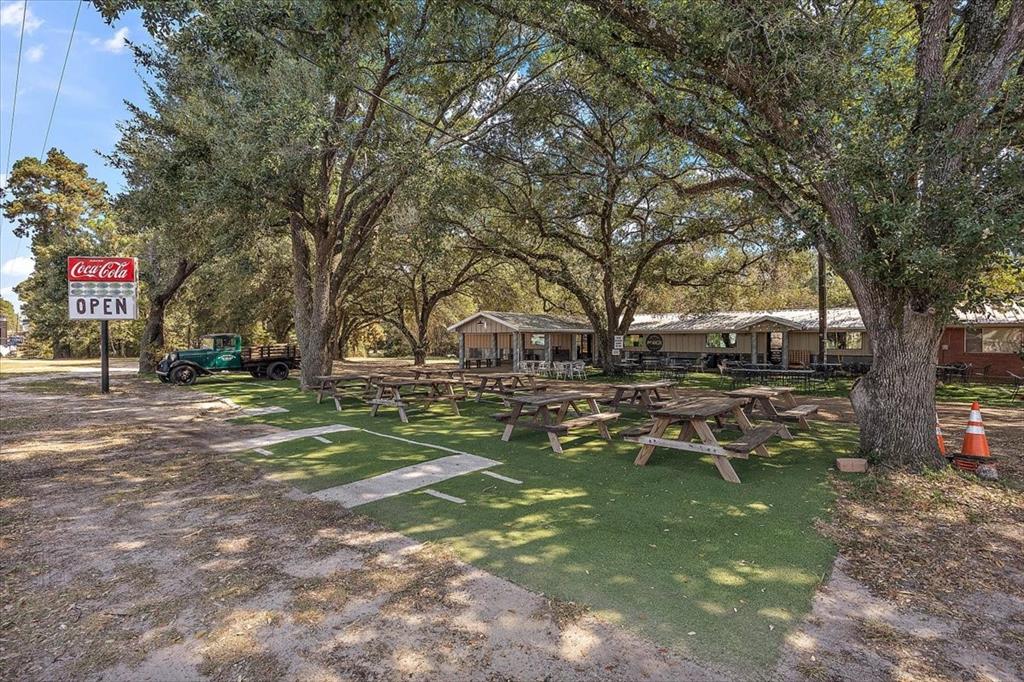 7905 Us Hwy 59 Property Photo 4