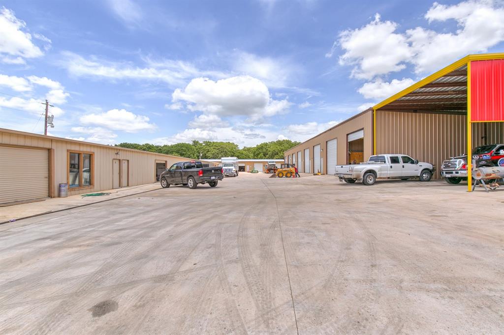 5985 Fall Creek Highway Property Photo 8