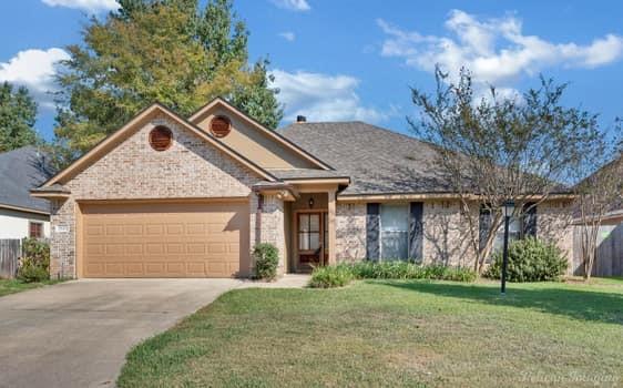 1131 Pelican Creek Property Photo 1