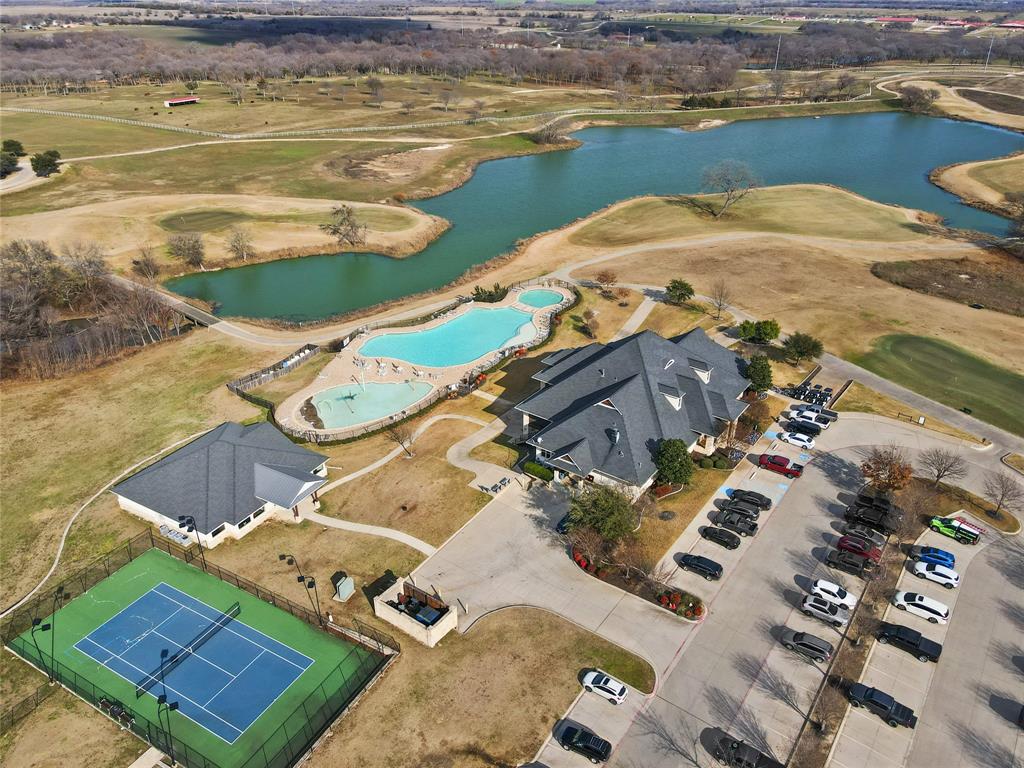 1701 Eagle Glen Pass Property Photo 4