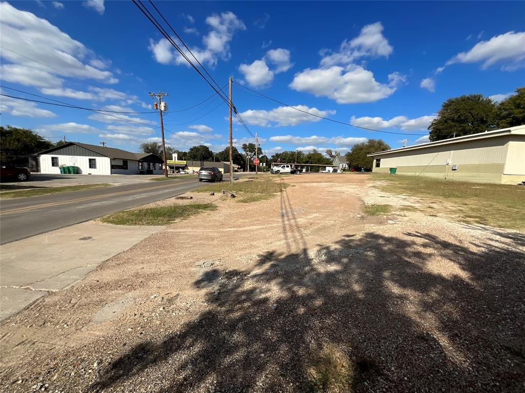 502 Main Property Photo 1