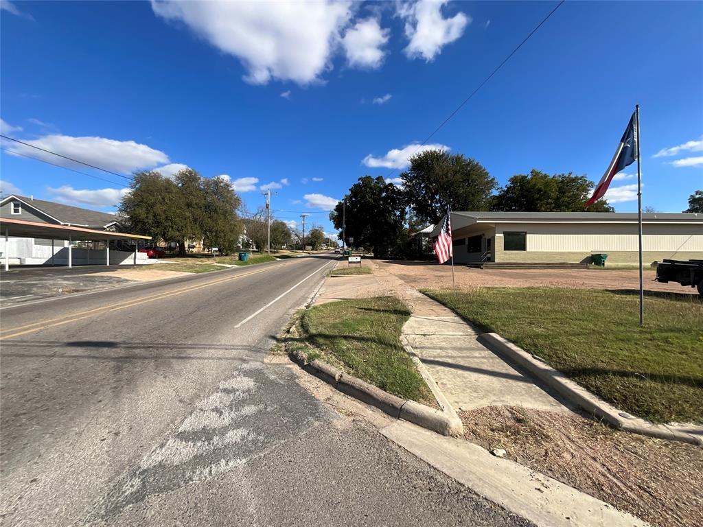 502 Main Property Photo 2