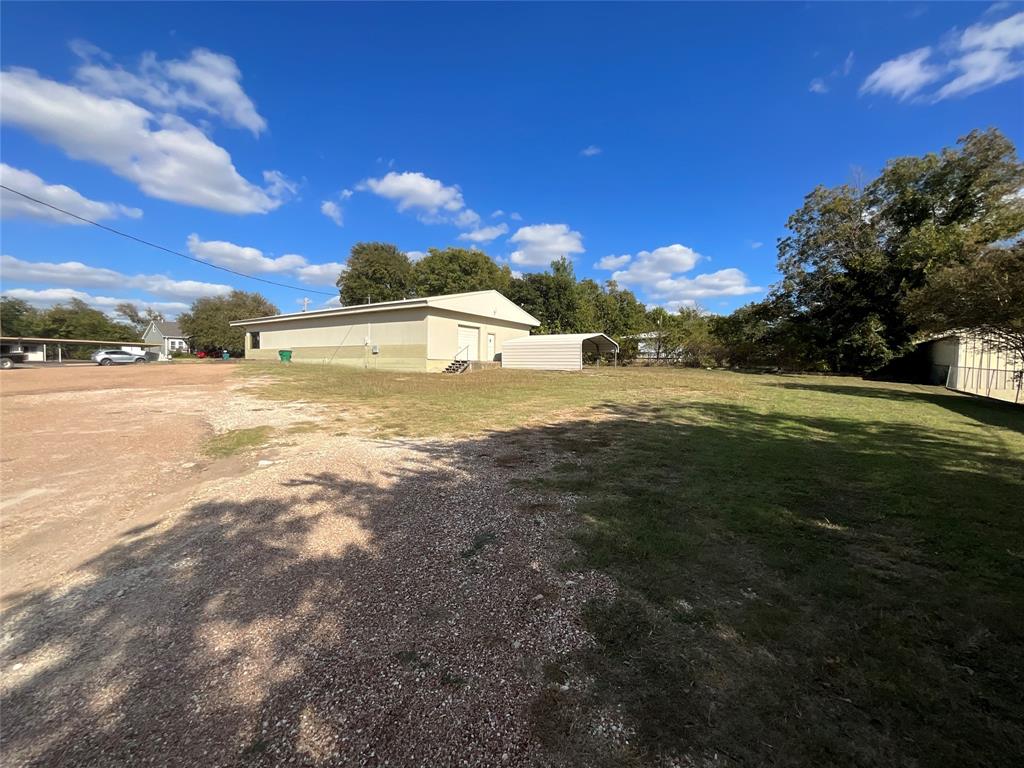 502 Main Property Photo 4