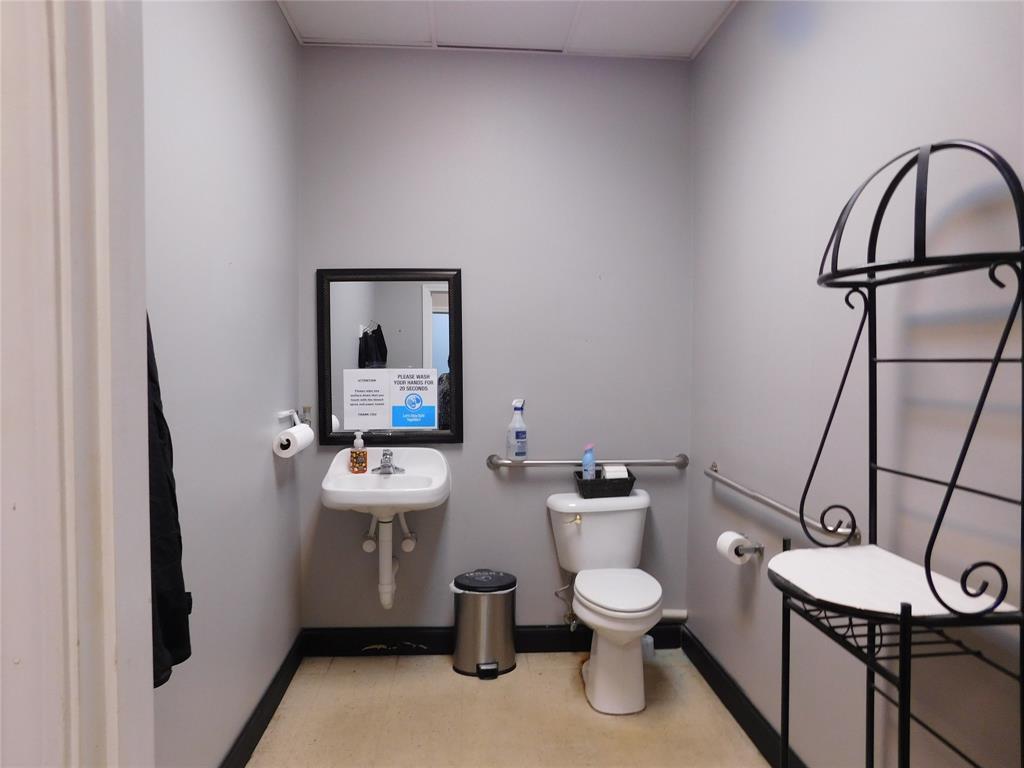 2310 Riverwood Drive C Property Photo 10