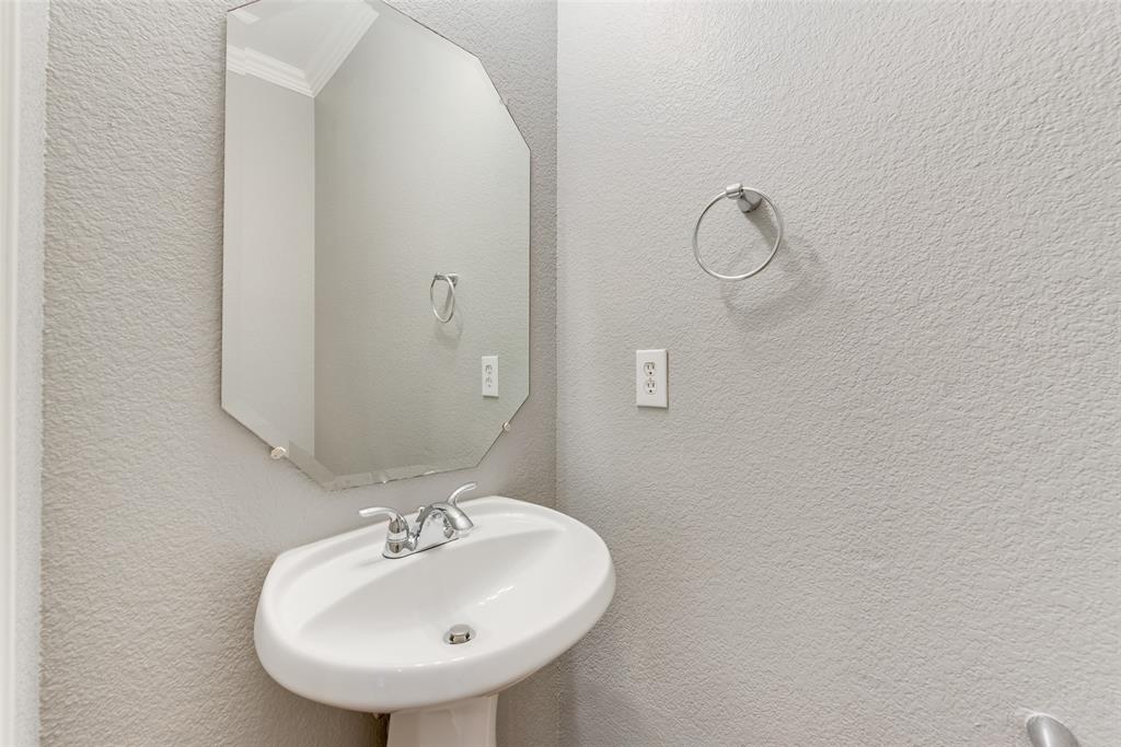 3908 Drexel Drive Property Photo 11