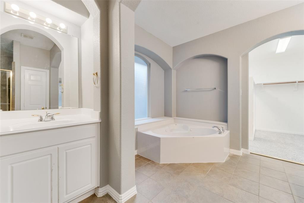 3908 Drexel Drive Property Photo 15