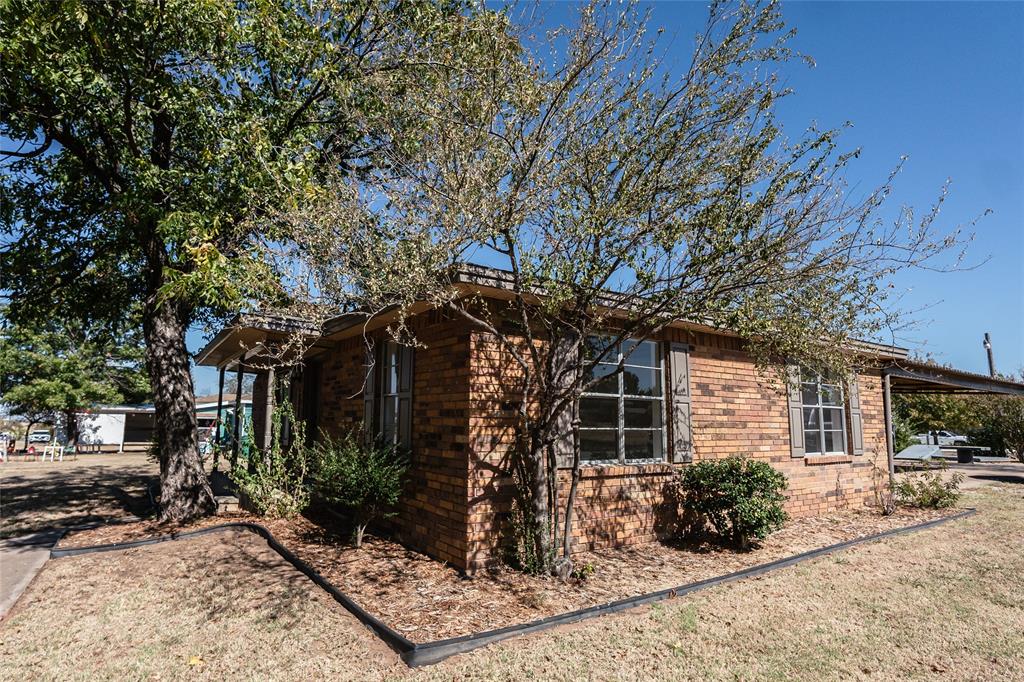 1226 Clay Street Property Photo 5