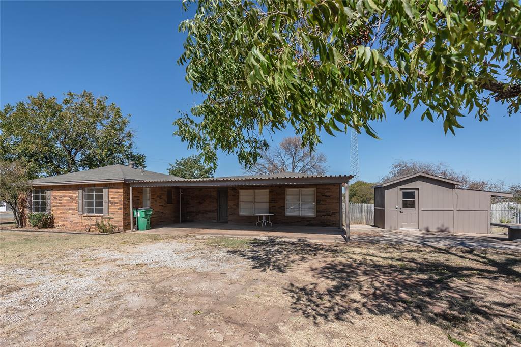 1226 Clay Street Property Photo 7