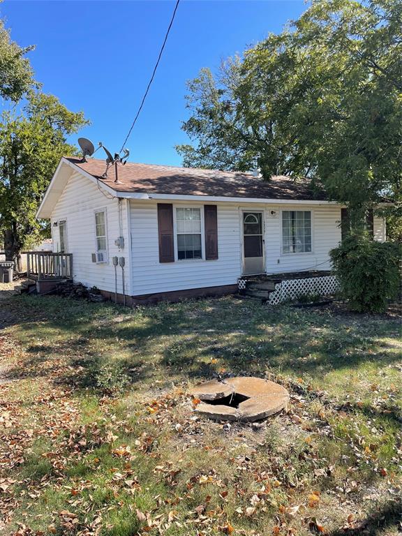 3210 N Central Street Property Photo 1