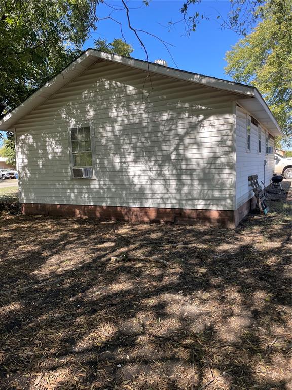 3210 N Central Street Property Photo 4
