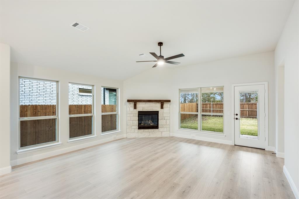 112 Saddlewood Trail Property Photo 15