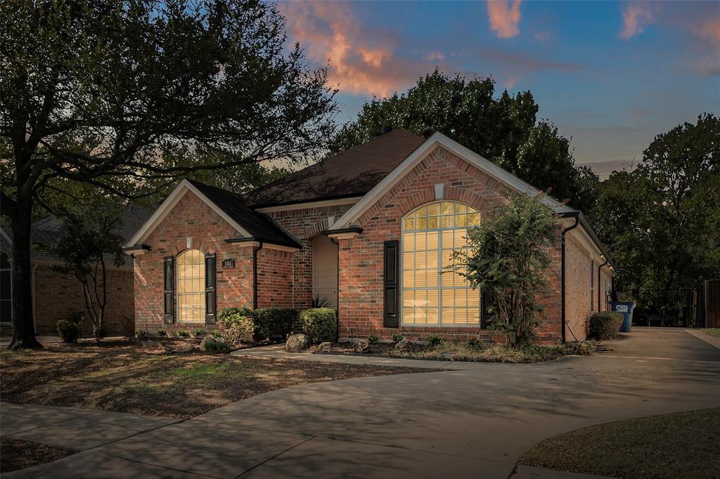 304 Bardwell Drive Property Photo 1