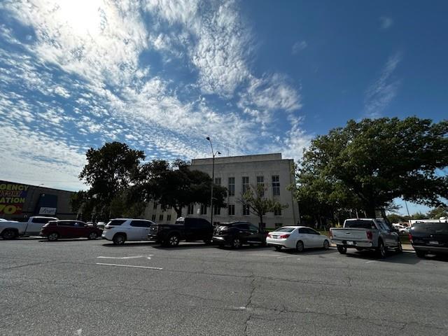 109 S Travis Street Property Photo 4