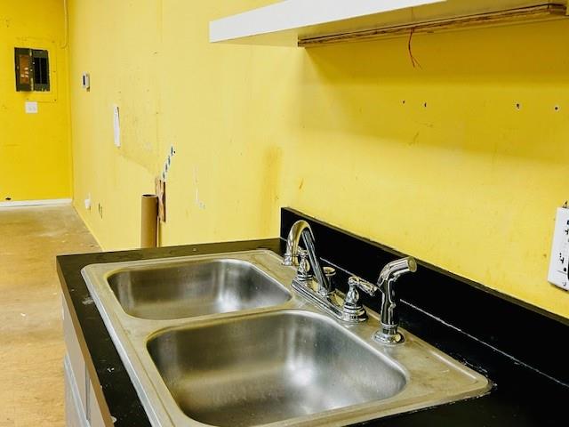 109 S Travis Street Property Photo 17